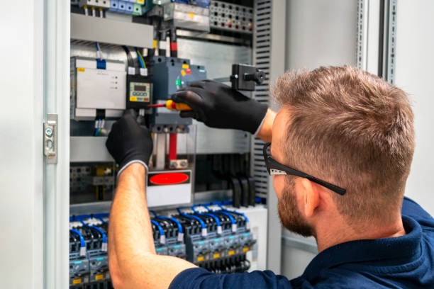 Best Commercial Electrician Services  in Eastpointe, MI